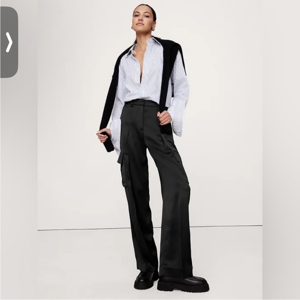 Banana Republic Black Wide-Leg Cargo Pants - HEMMED FOR SHORT FIT